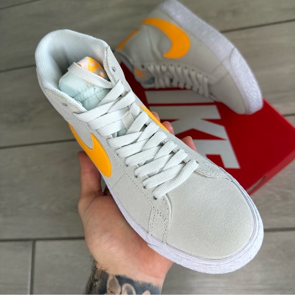 NIKE SB BLAZER MID YELLOW ORANGE SWOOSH - Picture 2 of 3